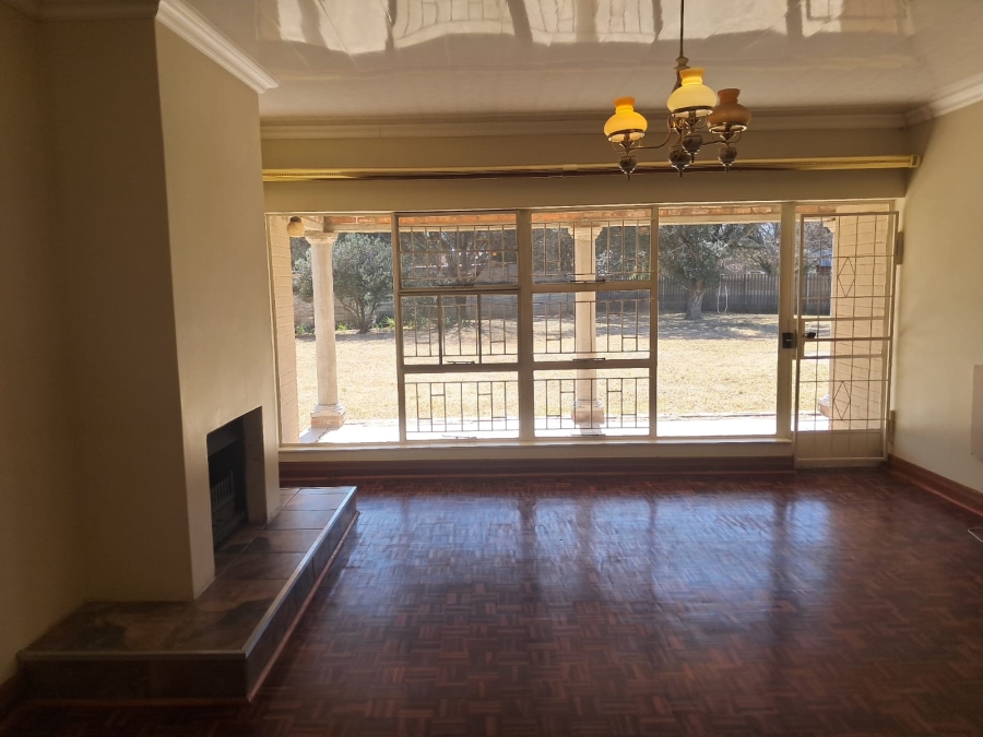 5 Bedroom Property for Sale in Flamingo Park Free State
